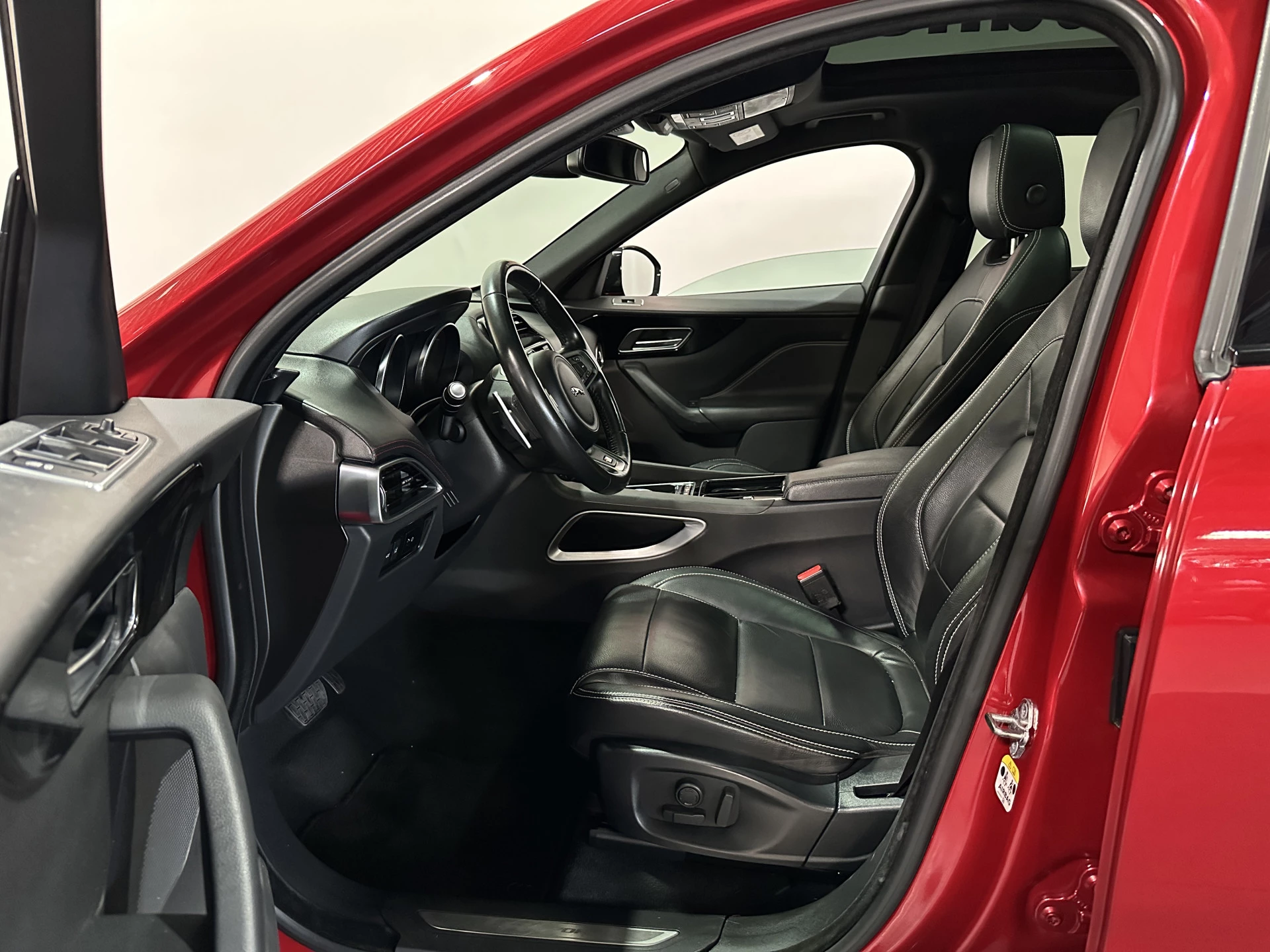 Hoofdafbeelding Jaguar F-PACE