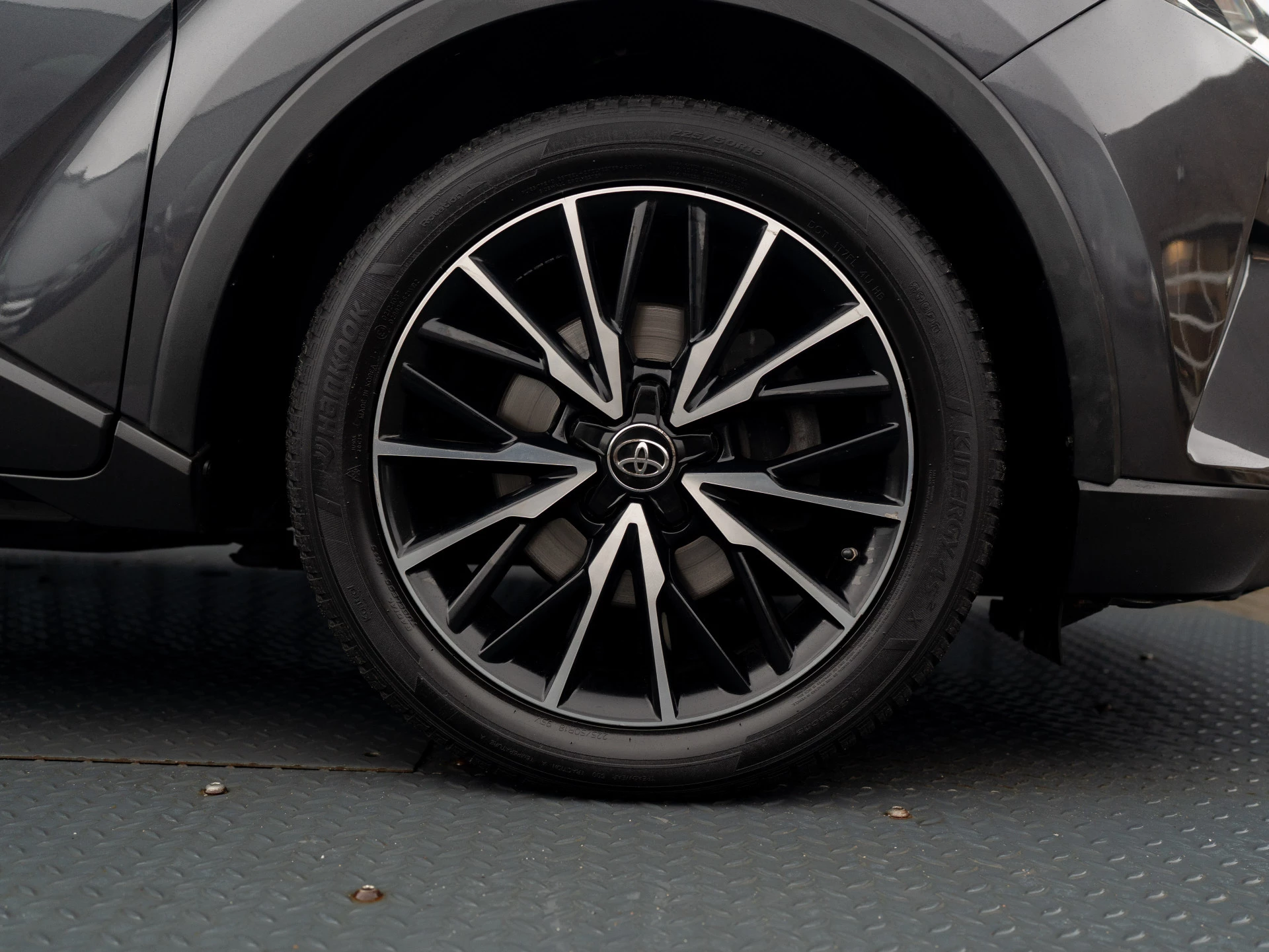 Hoofdafbeelding Toyota C-HR