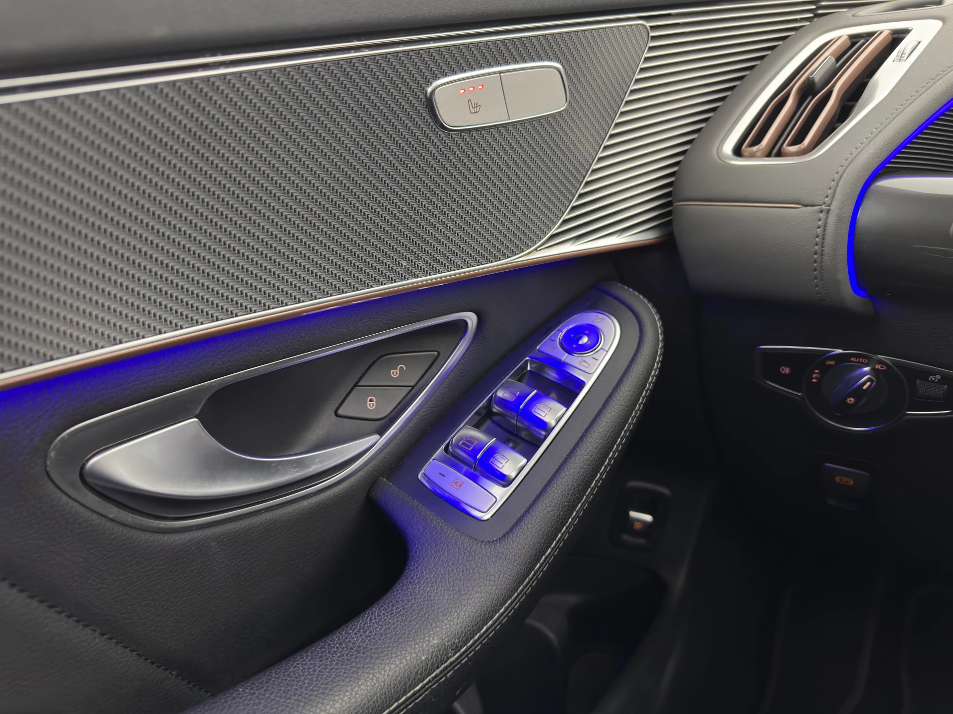 Hoofdafbeelding Mercedes-Benz EQC