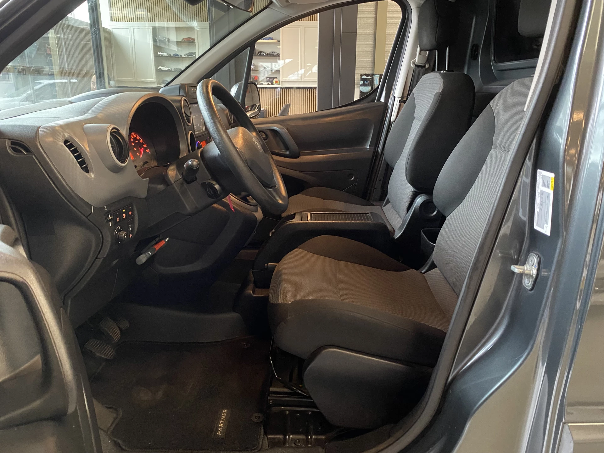 Hoofdafbeelding Peugeot Partner