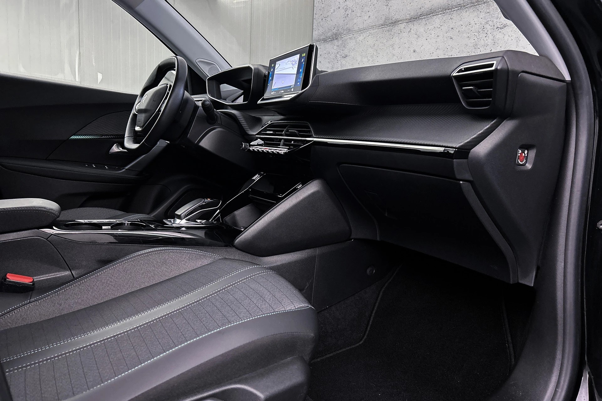 Hoofdafbeelding Peugeot e-2008