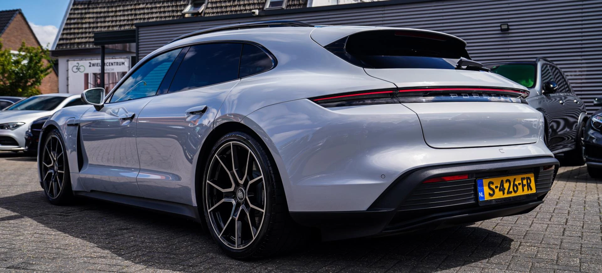 Hoofdafbeelding Porsche Taycan