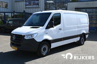 Hoofdafbeelding Mercedes-Benz eSprinter Mercedes-Benz eSprinter 314 RWD L2H1 Pro 81kWh Snellader, Leder stuur, Led in laadruimte, Etc.