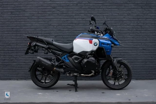 Hoofdafbeelding BMW R 1300 GS BMW R 1300 GS Adventure Trophy / Van Harten Design / BOS / BTW