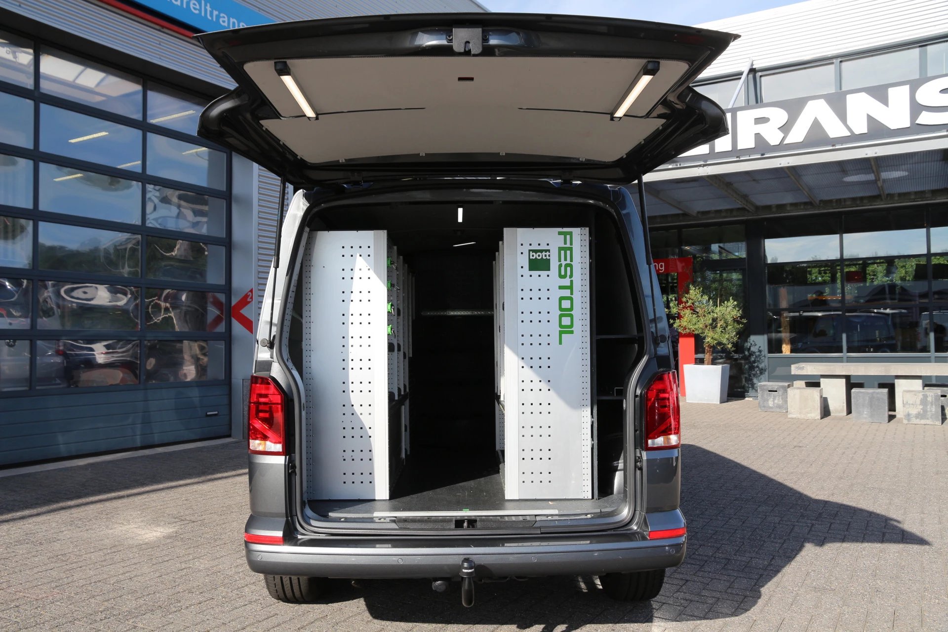 Hoofdafbeelding Volkswagen Transporter