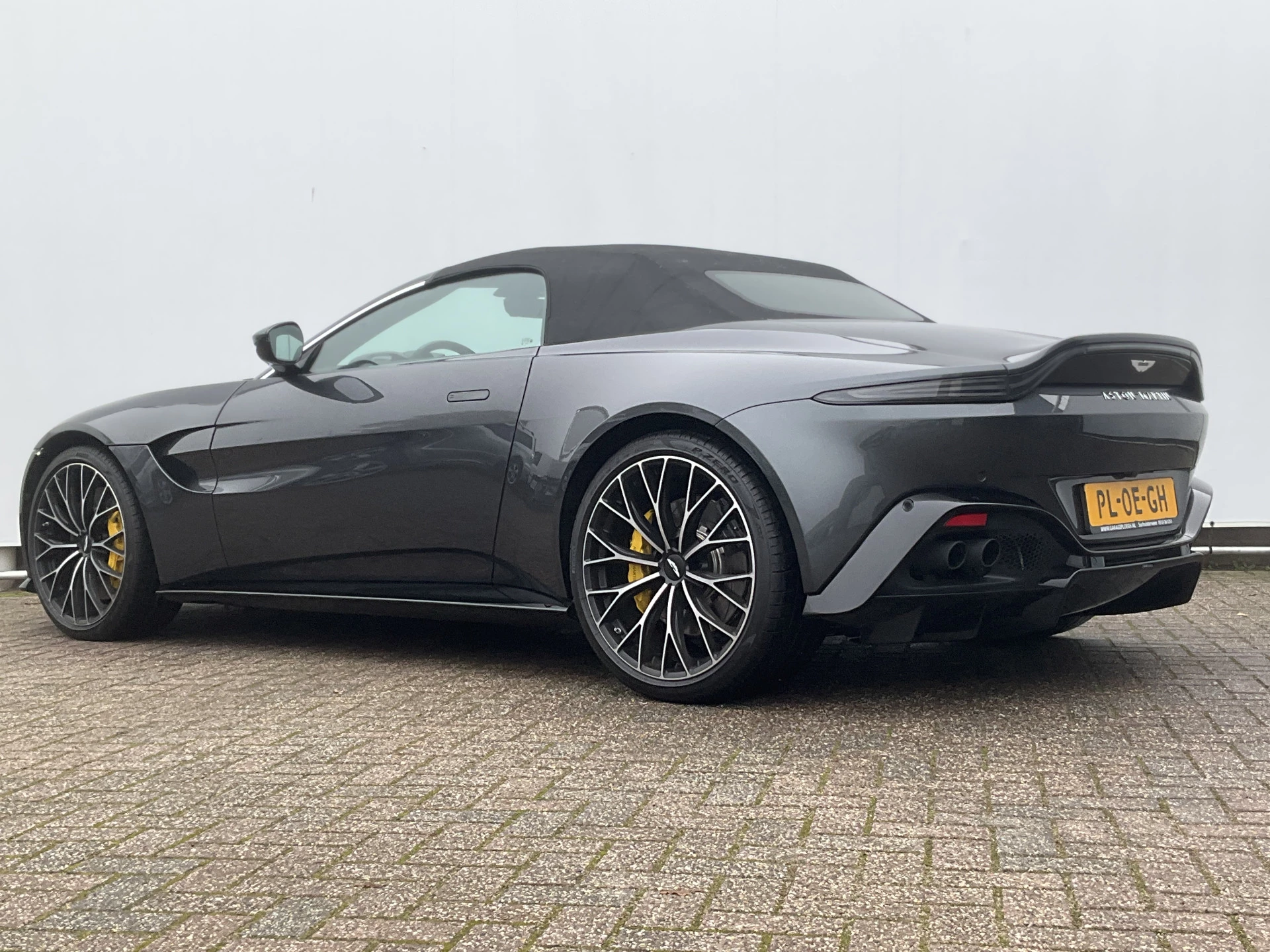 Hoofdafbeelding Aston Martin V8 Vantage