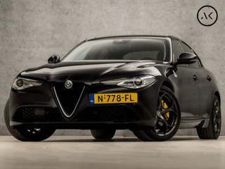 Hoofdafbeelding Alfa Romeo Giulia Alfa Romeo Giulia 2.0T Sport 202Pk Automaat (APPLE CARPLAY, GROOT NAVI, CAMERA, ADAPTIVE CRUISE, LEDEREN SPORTSTOELEN, KEYLESS, GETINT GLAS, XENON, NIEUWE APK, NIEUWSTAAT)