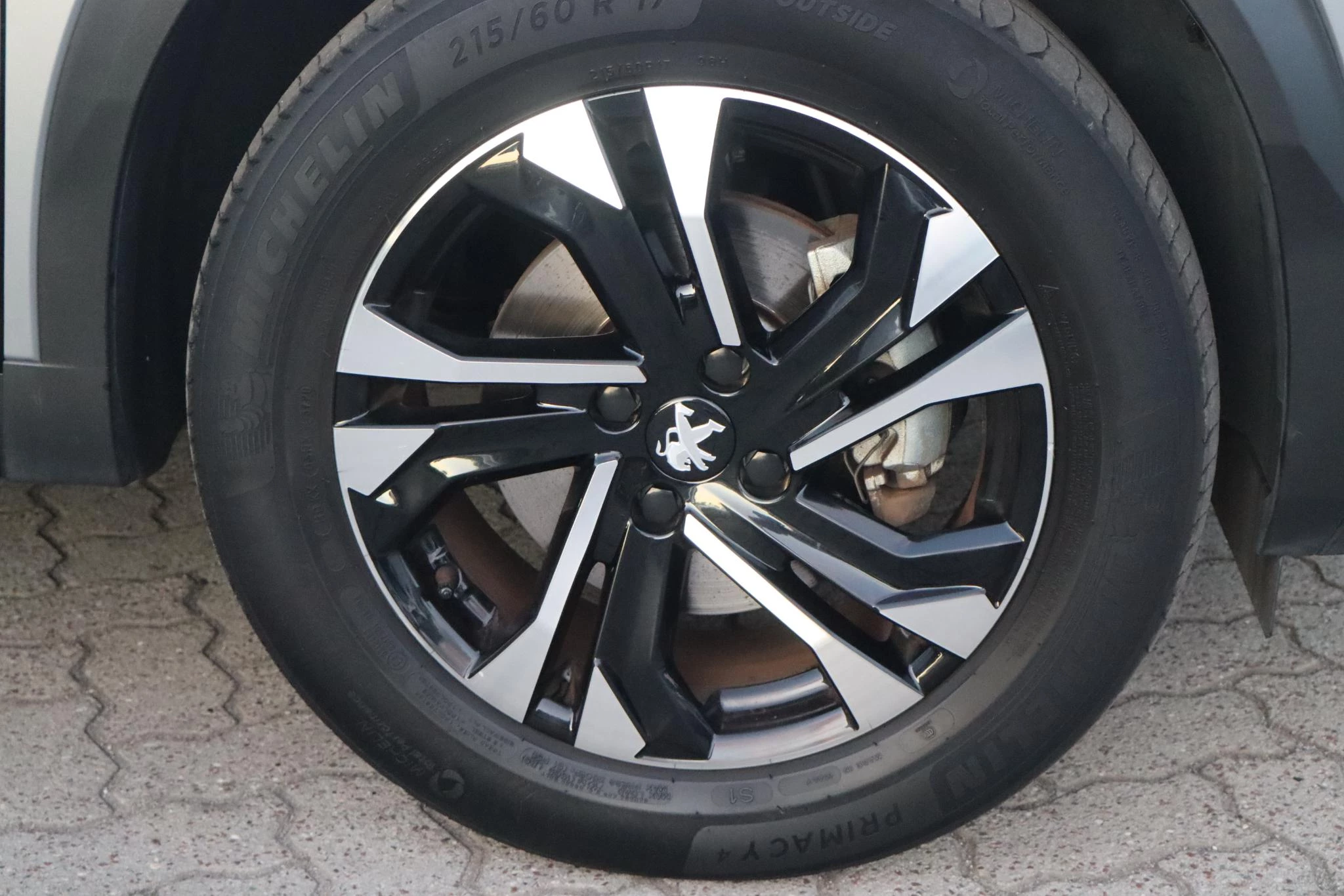 Hoofdafbeelding Peugeot e-2008