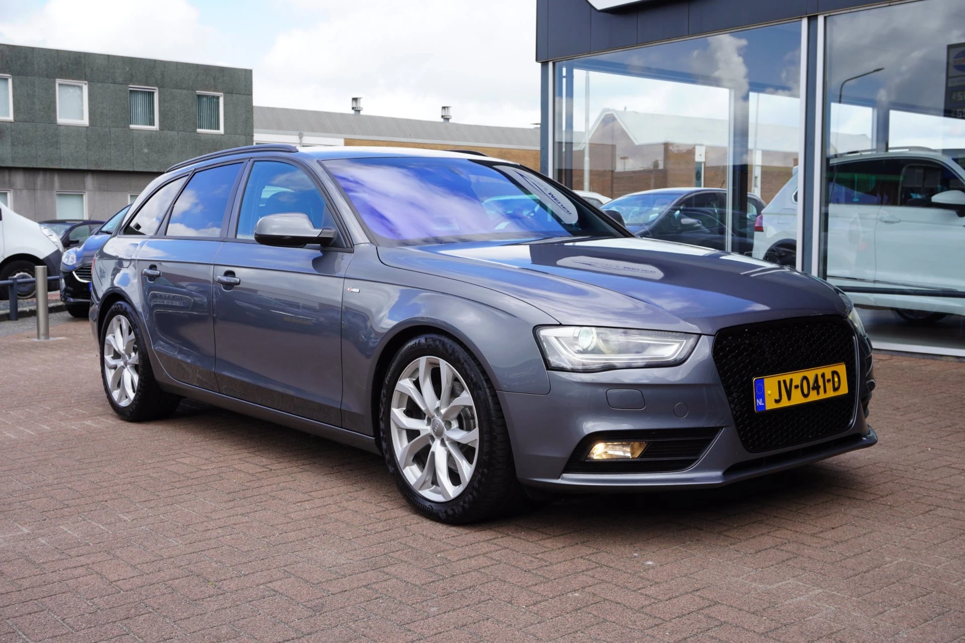Hoofdafbeelding Audi A4