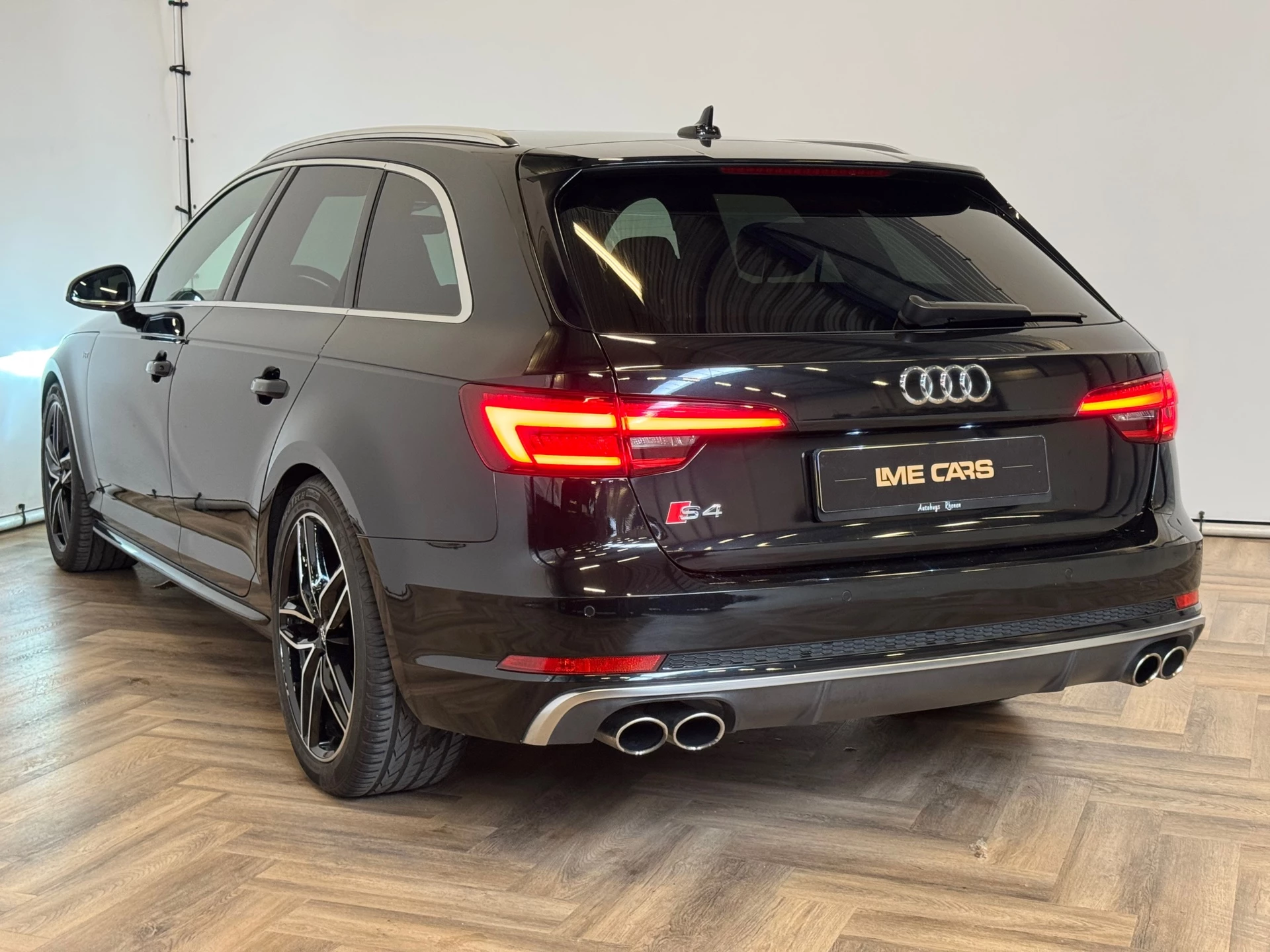 Hoofdafbeelding Audi S4