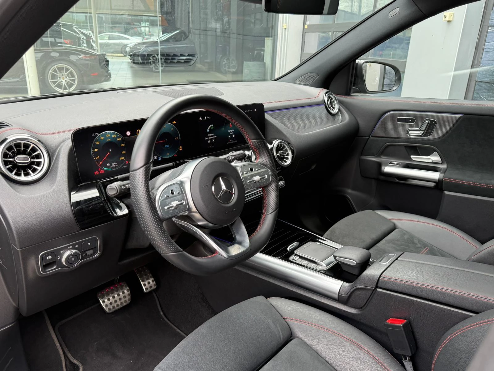 Hoofdafbeelding Mercedes-Benz EQA