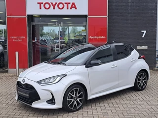 Toyota Yaris 1.5 Hybrid Executive 4-SEIZOENSBANDEN PARKEERCAMERA PANORAMADAK LEDEREN BEKLEDING