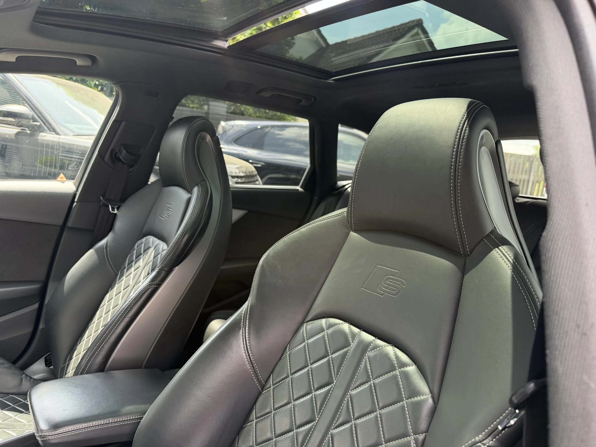 Hoofdafbeelding Audi S4