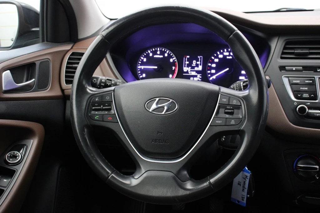 Hoofdafbeelding Hyundai i20