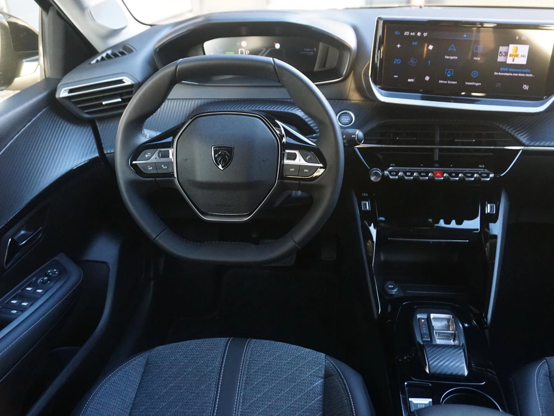 Hoofdafbeelding Peugeot e-208