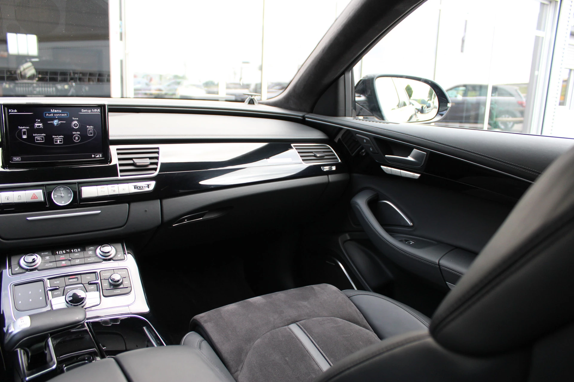 Hoofdafbeelding Audi A8