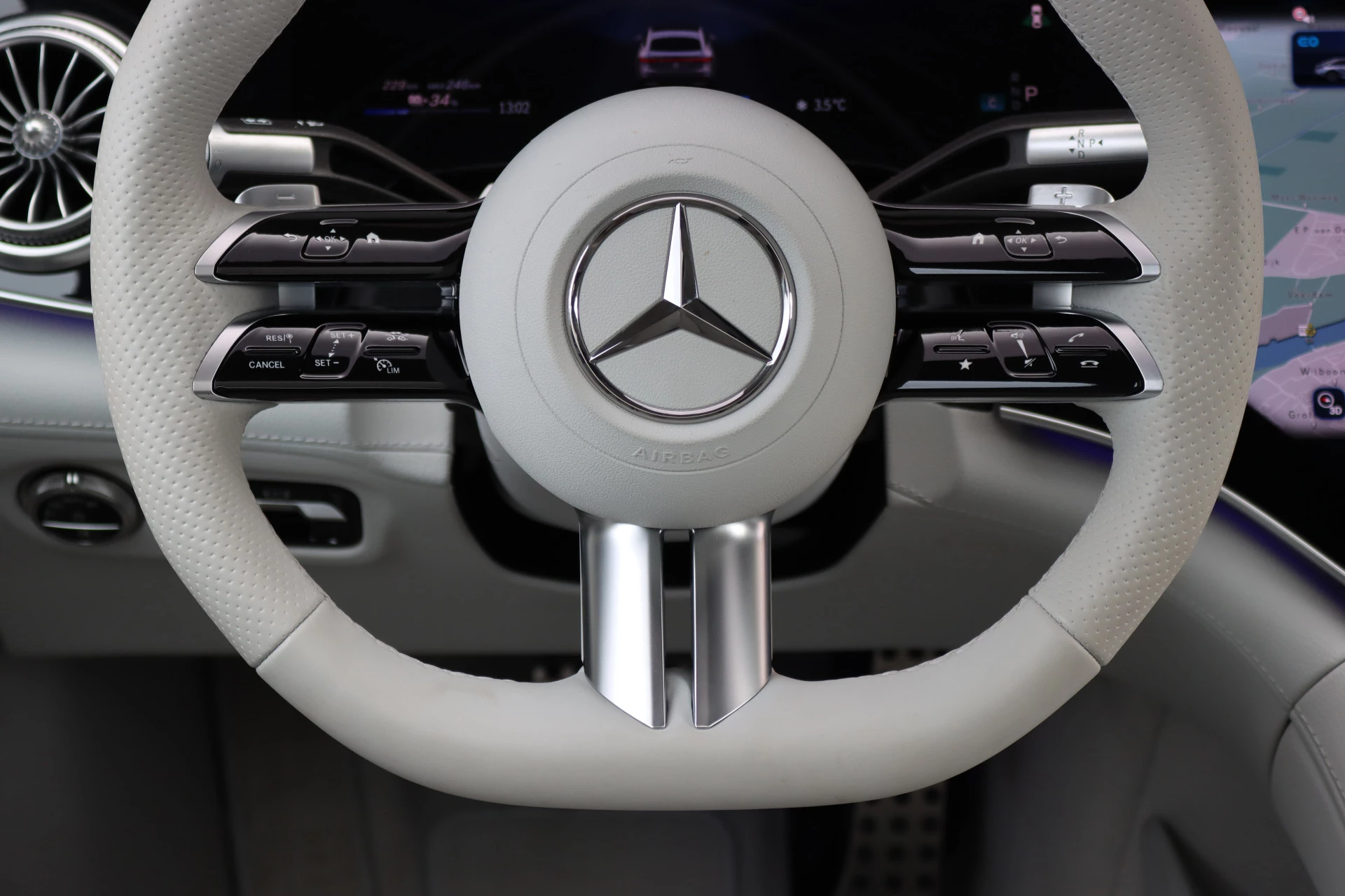 Hoofdafbeelding Mercedes-Benz EQS