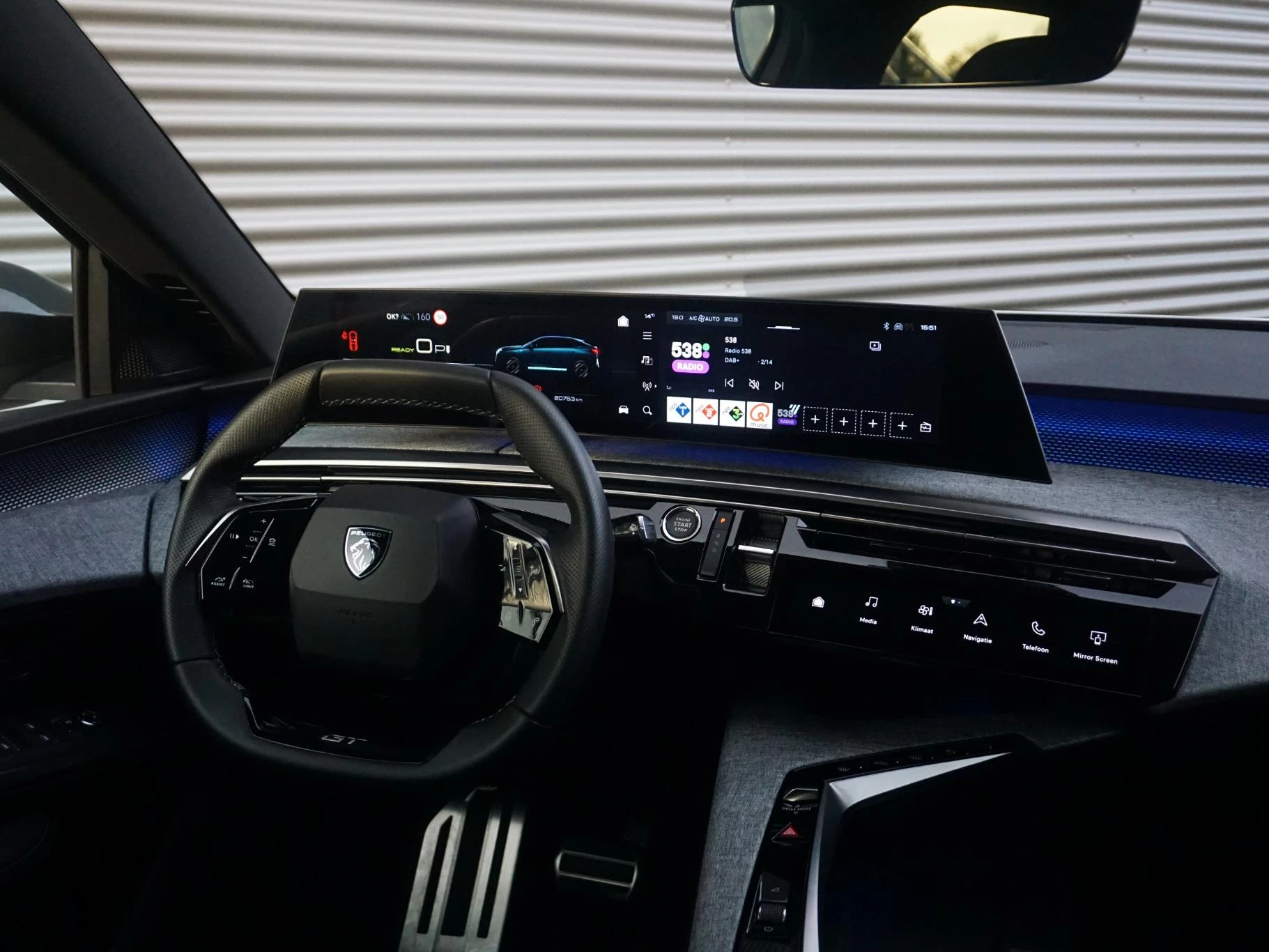 Hoofdafbeelding Peugeot e-3008