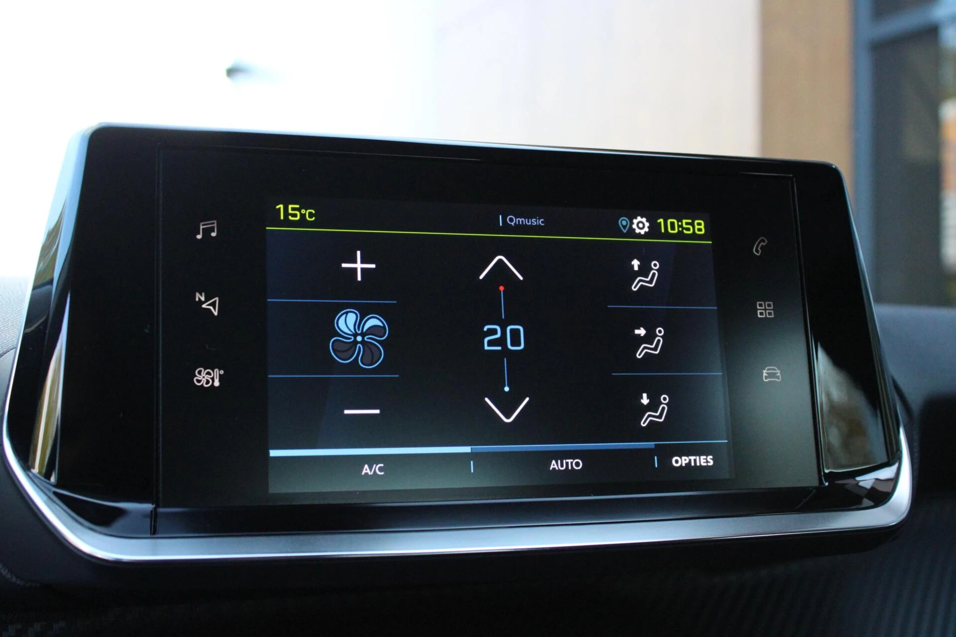 Hoofdafbeelding Peugeot e-208