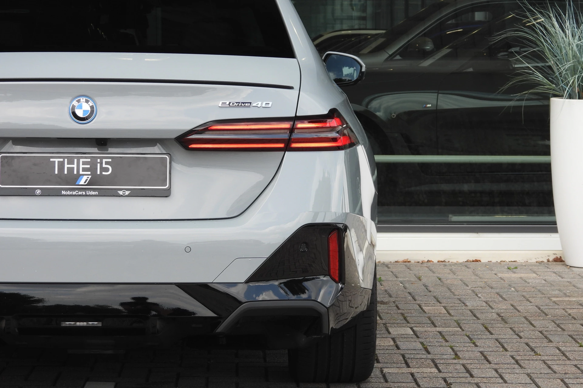Hoofdafbeelding BMW i5