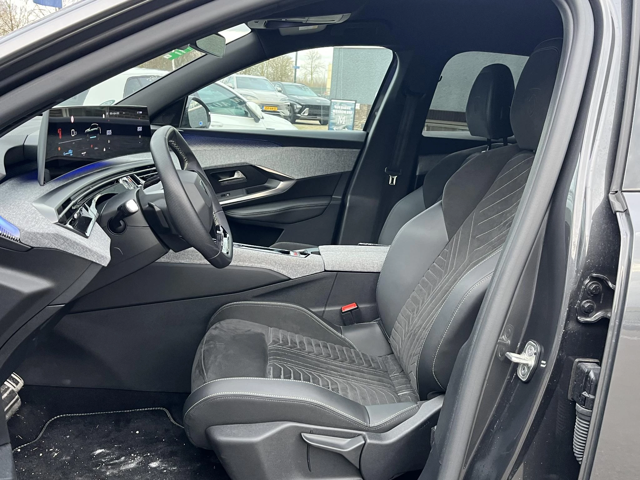 Hoofdafbeelding Peugeot e-3008