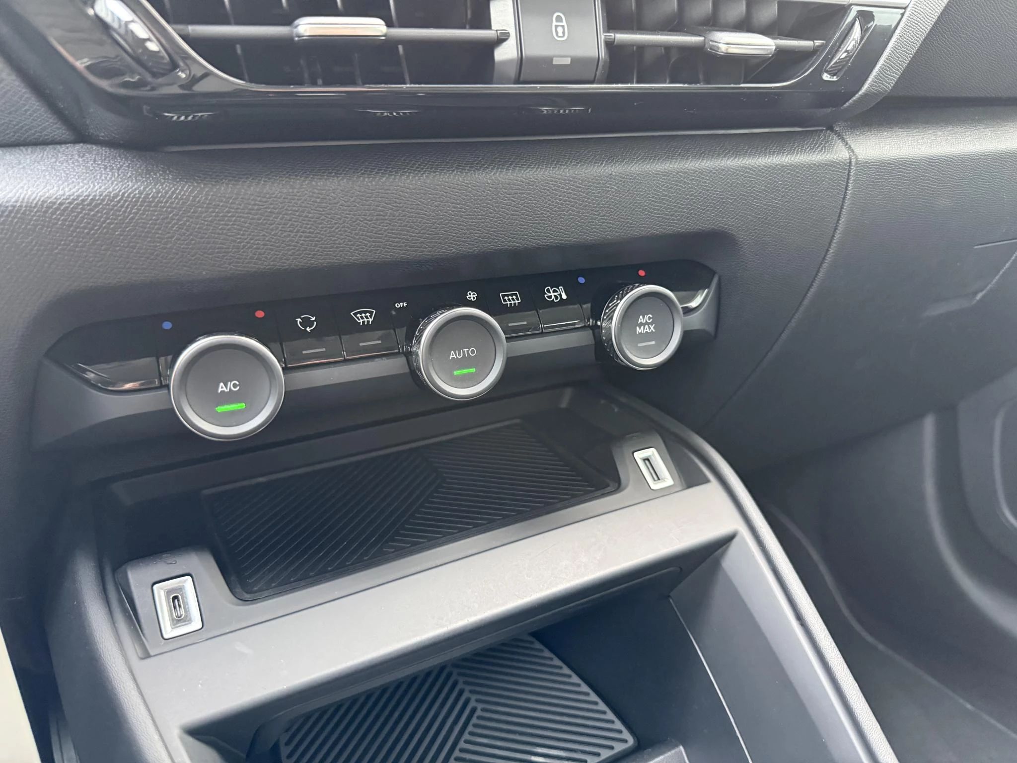 Hoofdafbeelding Citroën ë-C4