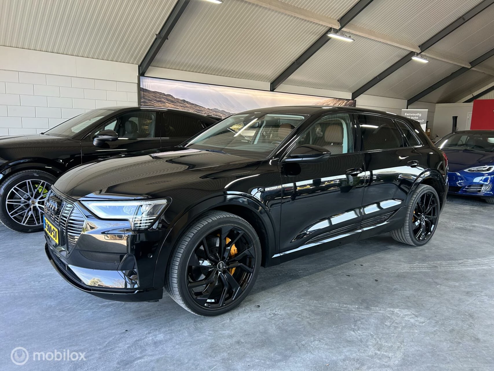 Hoofdafbeelding Audi e-tron