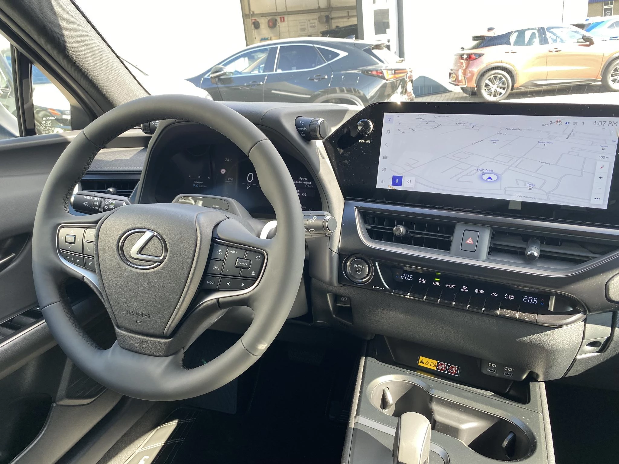 Hoofdafbeelding Lexus UX