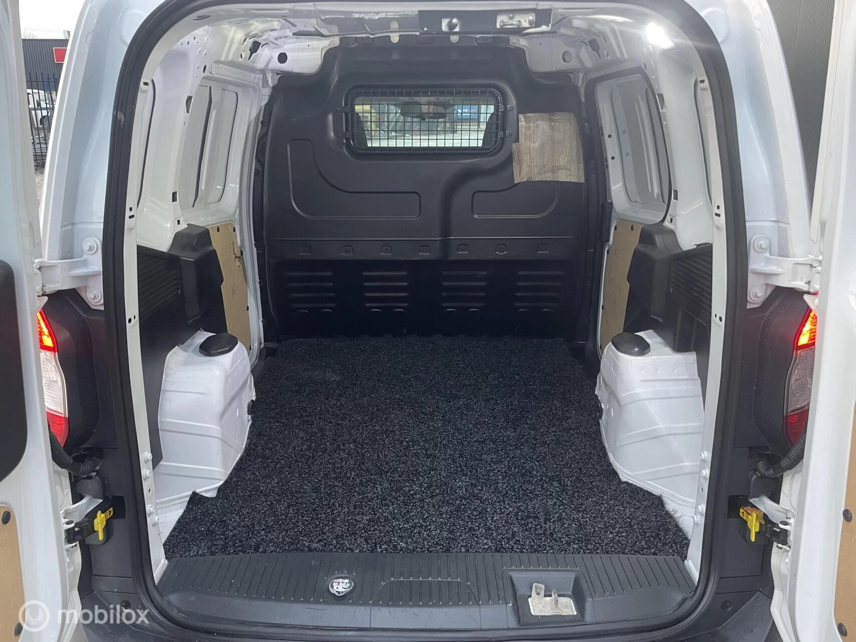 Hoofdafbeelding Ford Transit Courier