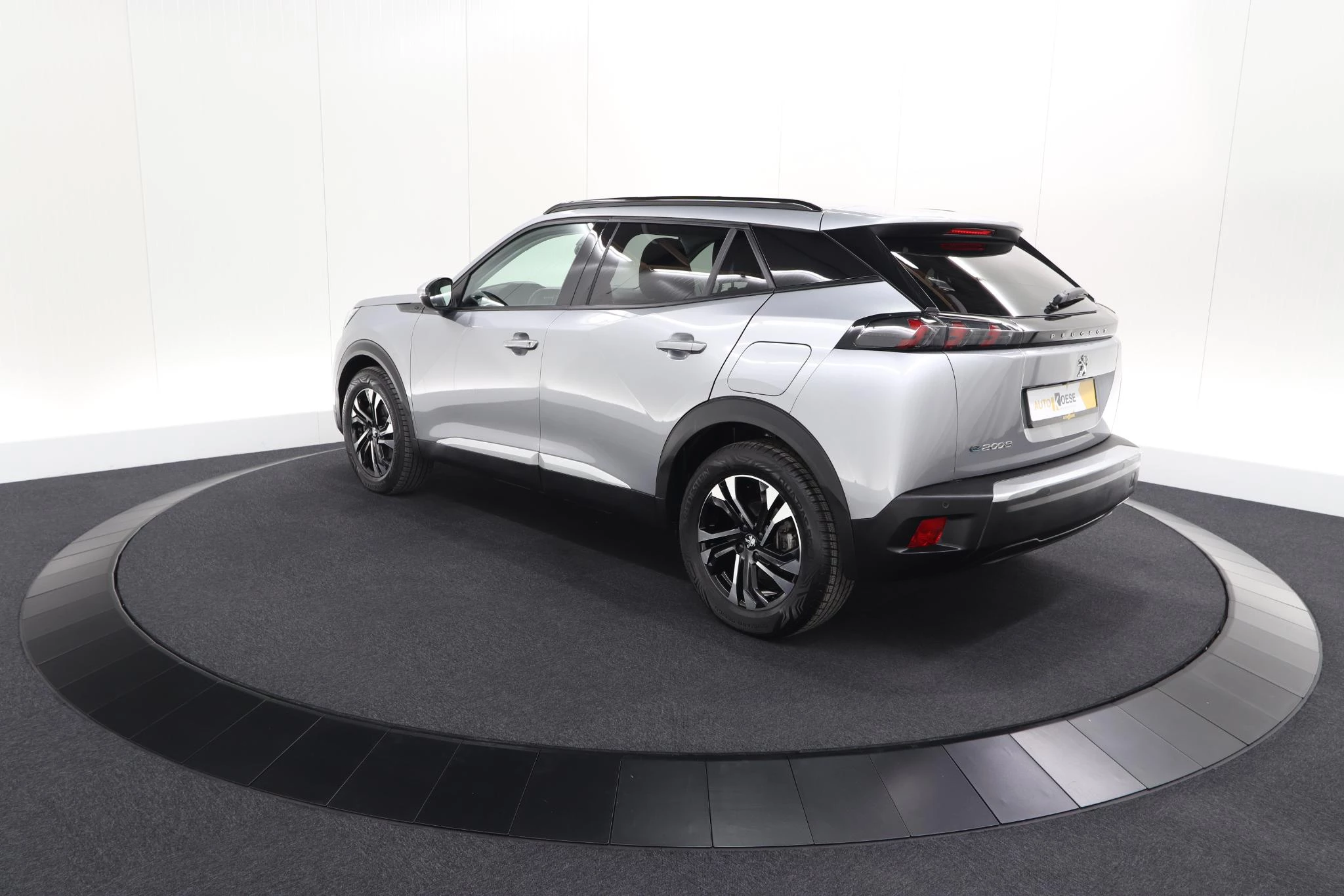 Hoofdafbeelding Peugeot e-2008