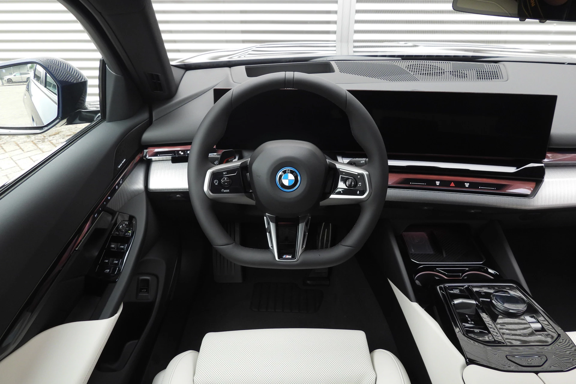 Hoofdafbeelding BMW i5