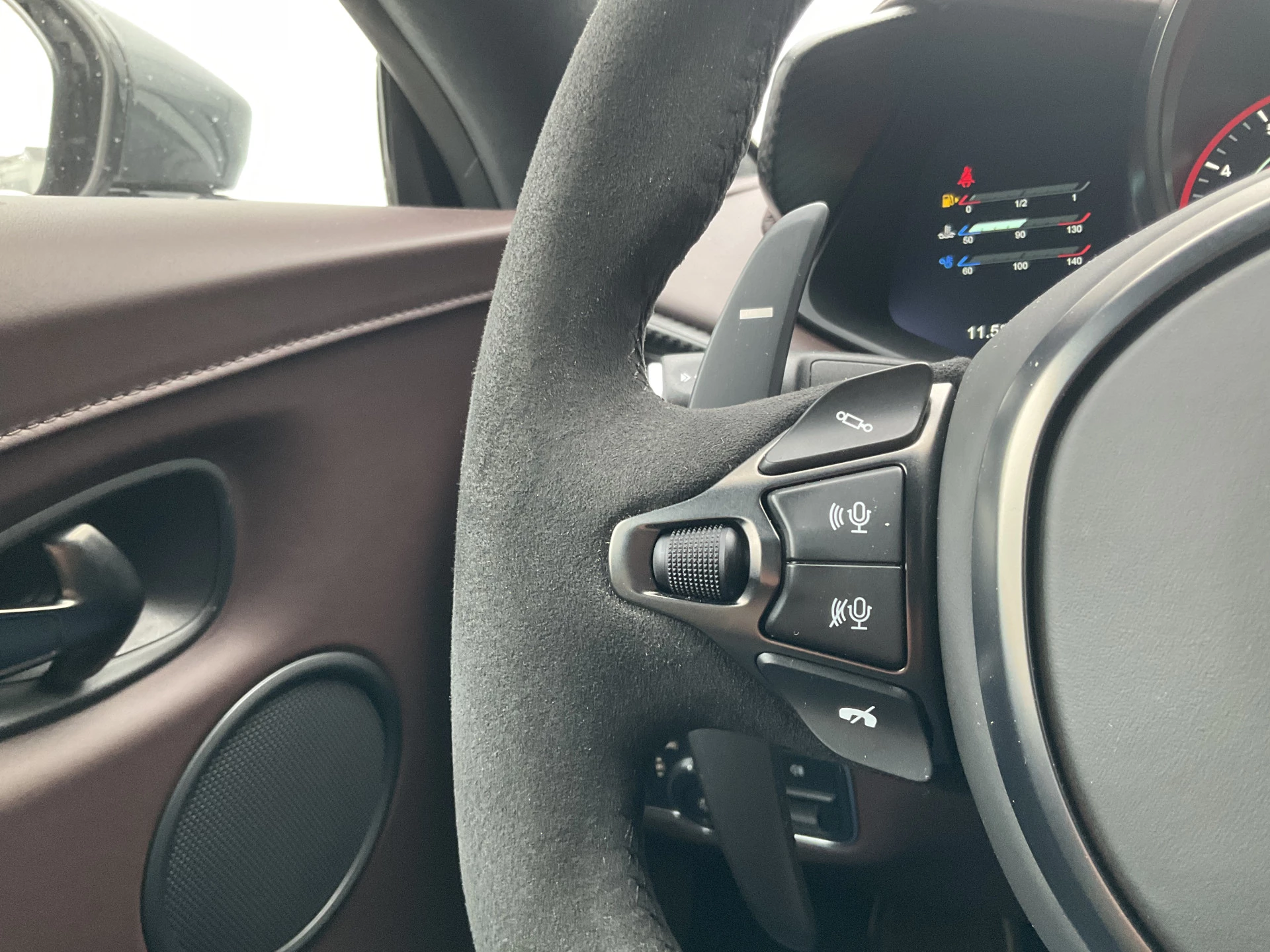 Hoofdafbeelding Aston Martin V8 Vantage