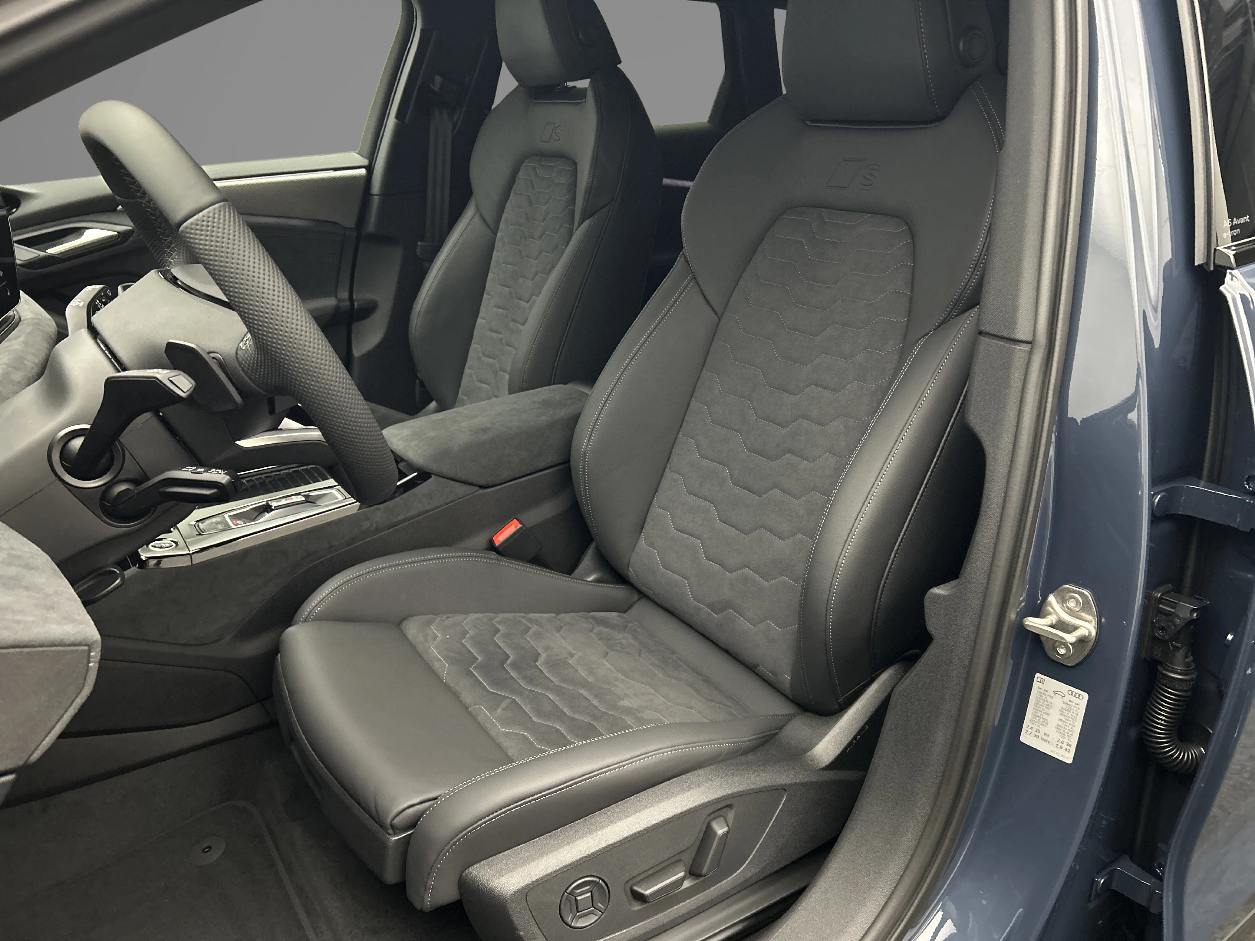 Hoofdafbeelding Audi A6 Avant e-tron