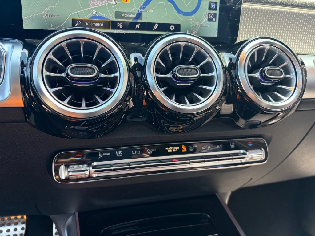 Hoofdafbeelding Mercedes-Benz EQB