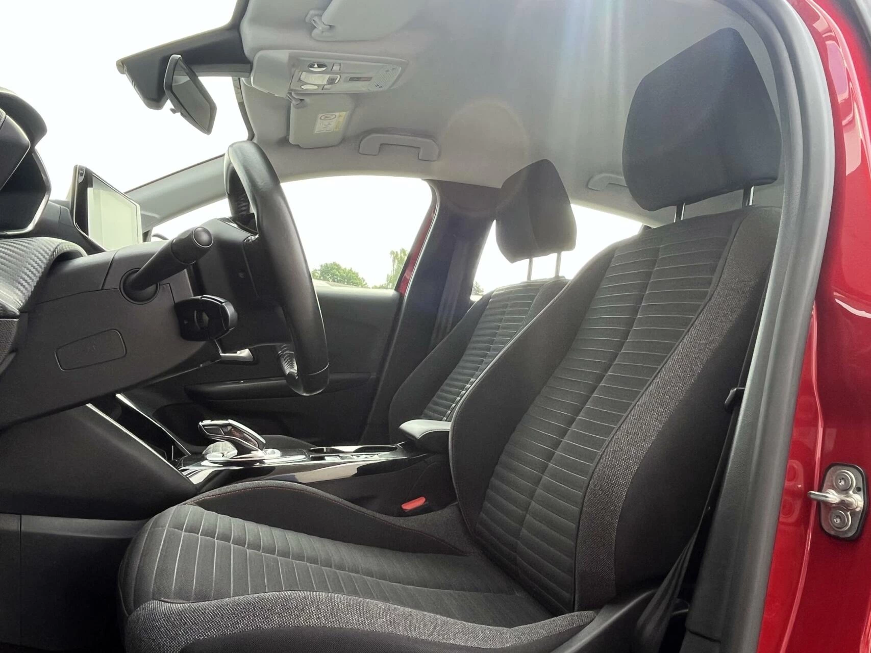 Hoofdafbeelding Peugeot e-208