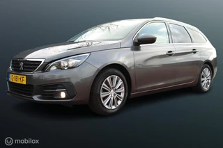 Peugeot 308 SW 1.2 PureTech Blue Lease Premium, Panoramadak, Cruise, Clima, Navi, App connect, Pdc + Camera, Donker glas
