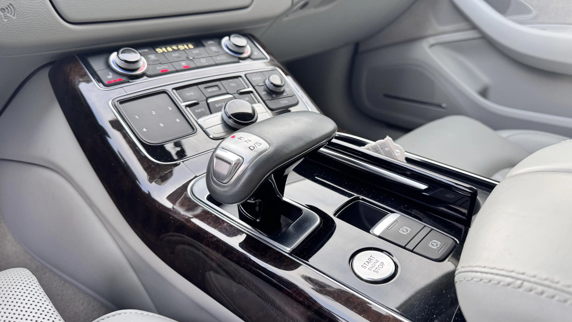 Hoofdafbeelding Audi A8