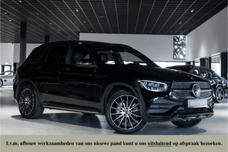 Hoofdafbeelding Mercedes-Benz GLC Mercedes-Benz GLC 200 4-M AMG Night|Panorama|20"|Trekhaak|MBUX|Spoorpakket|Sfeerverlichting|Treeplanken