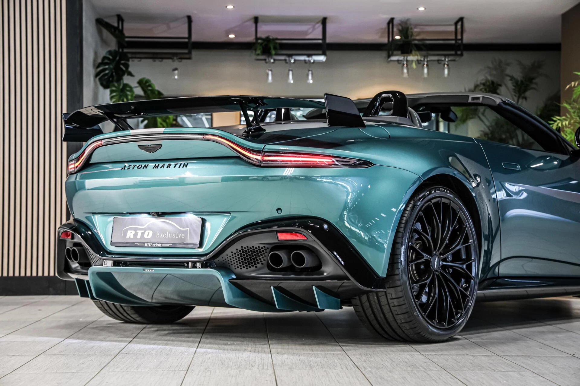 Hoofdafbeelding Aston Martin V8 Vantage