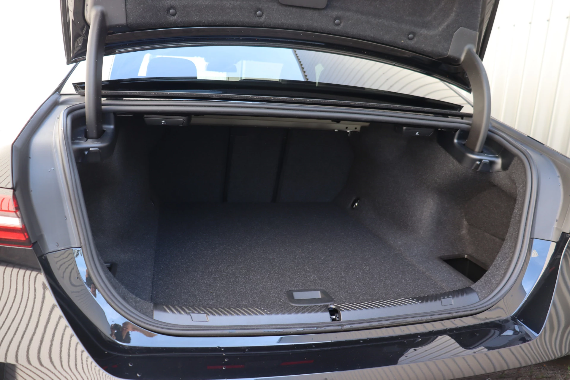Hoofdafbeelding BMW i5