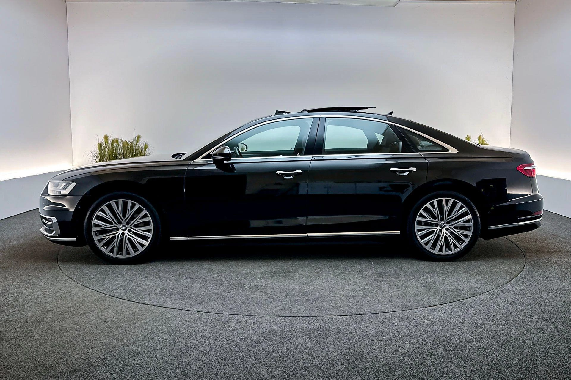 Hoofdafbeelding Audi A8