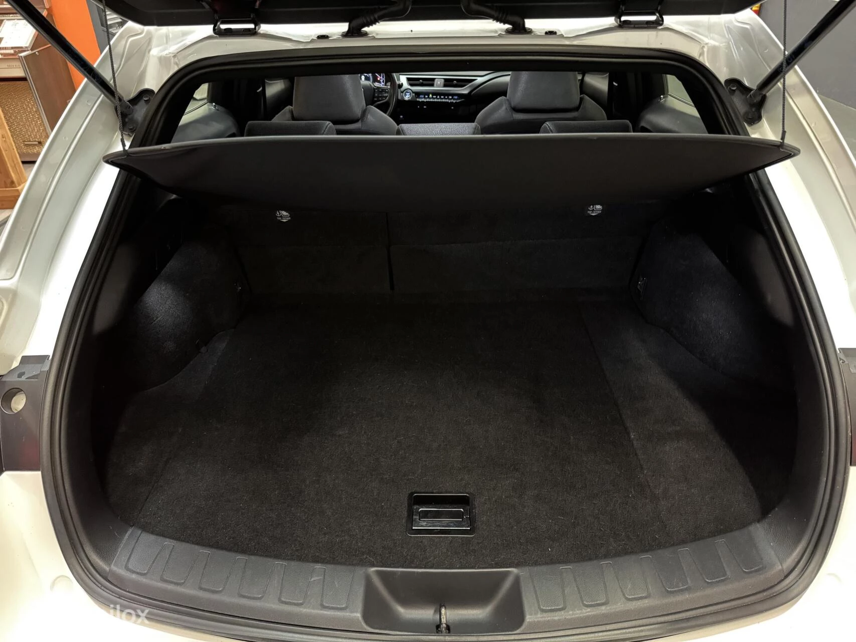 Hoofdafbeelding Lexus UX
