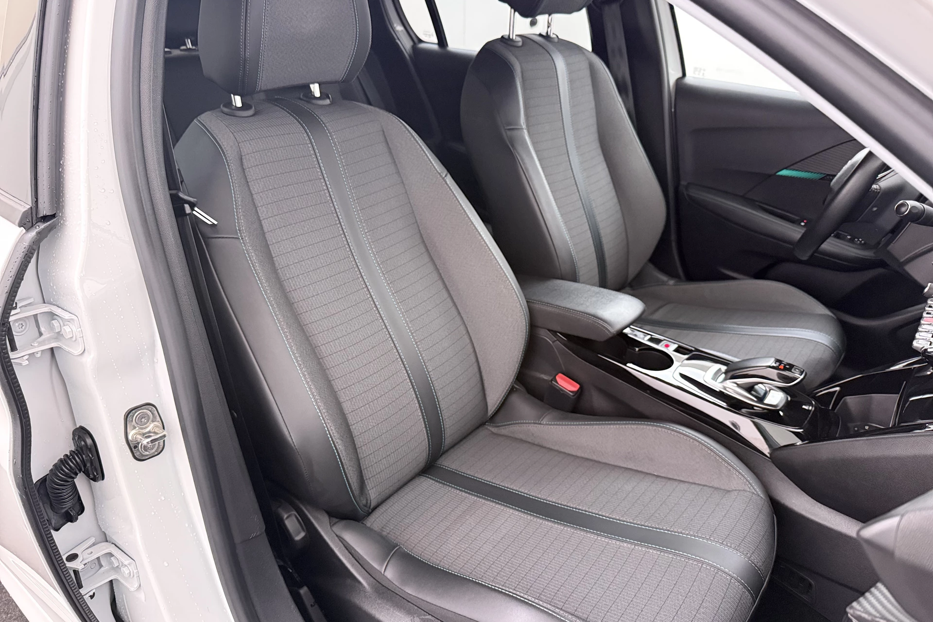 Hoofdafbeelding Peugeot e-208