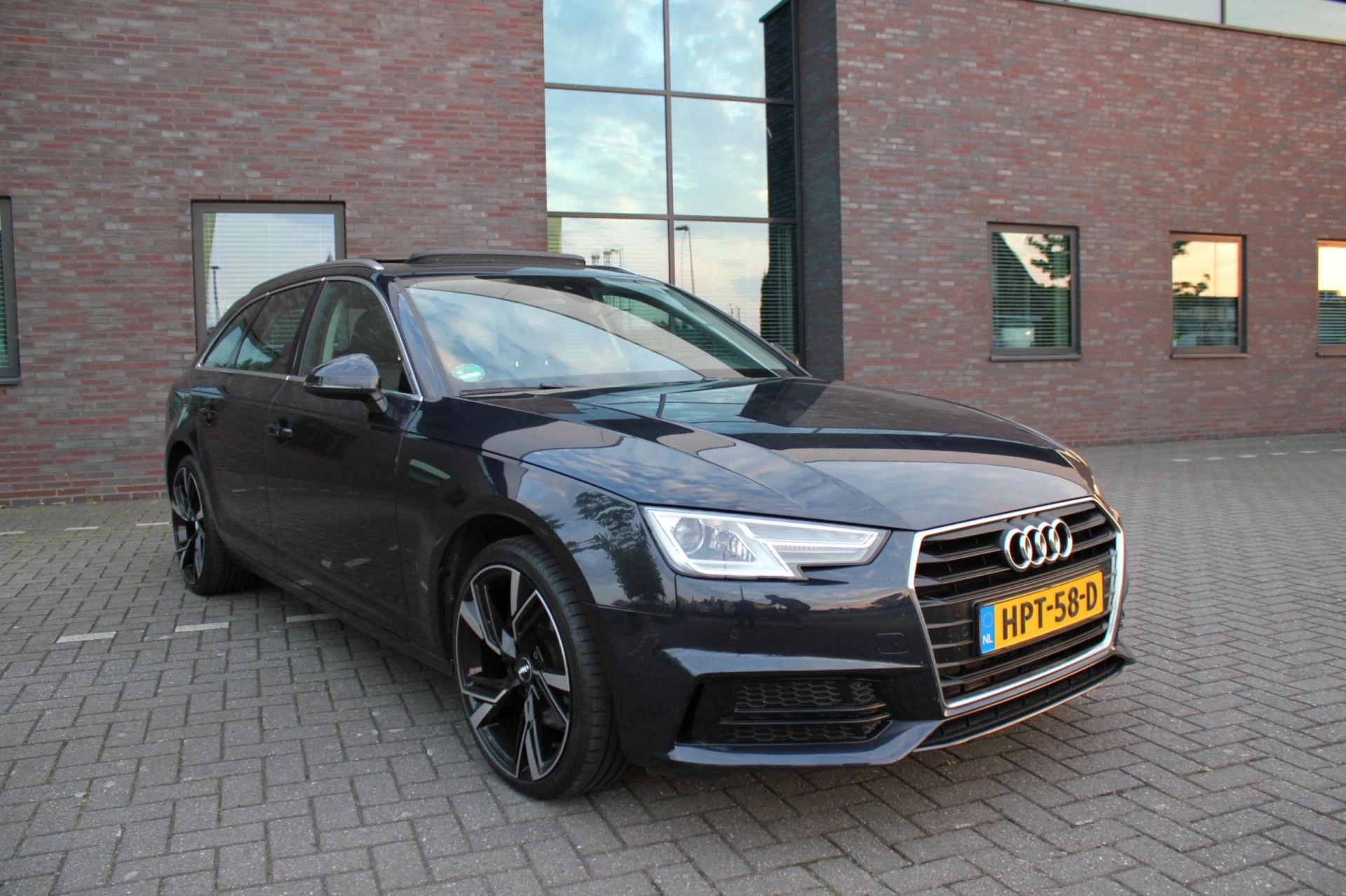 Hoofdafbeelding Audi A4