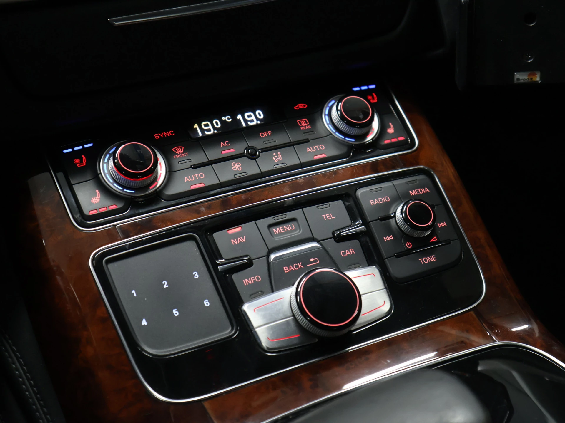 Hoofdafbeelding Audi A8