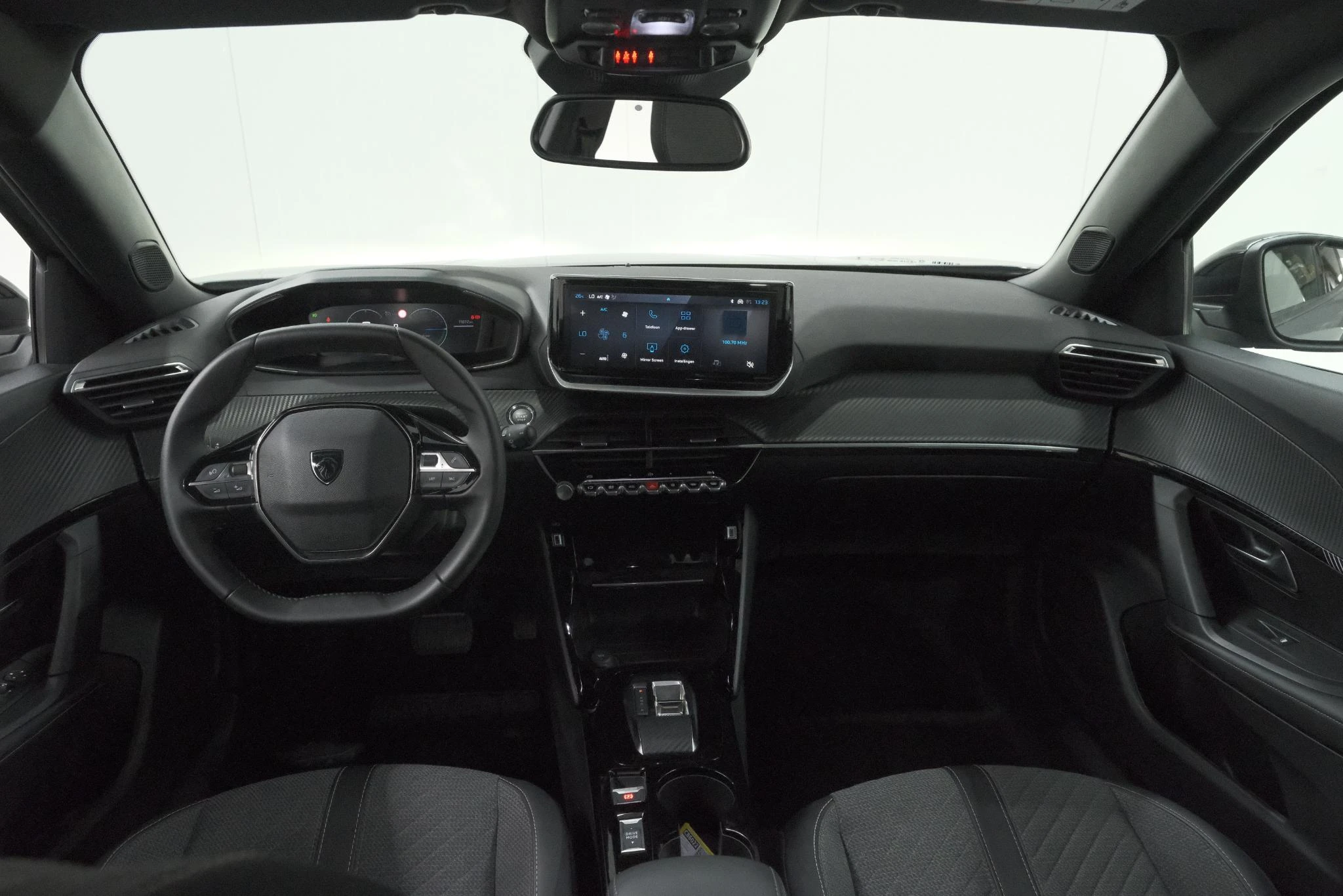 Peugeot e-2008