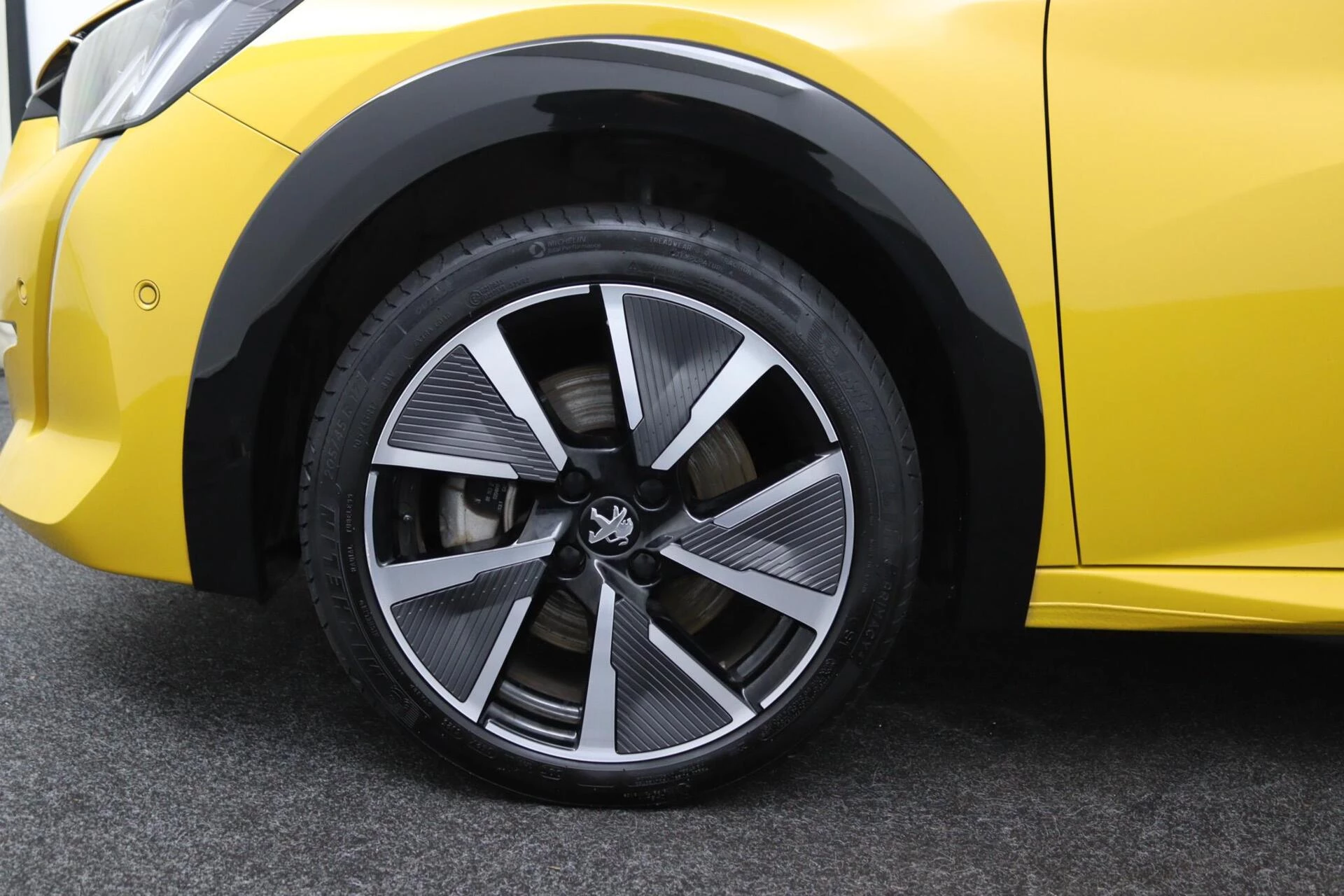 Hoofdafbeelding Peugeot e-208