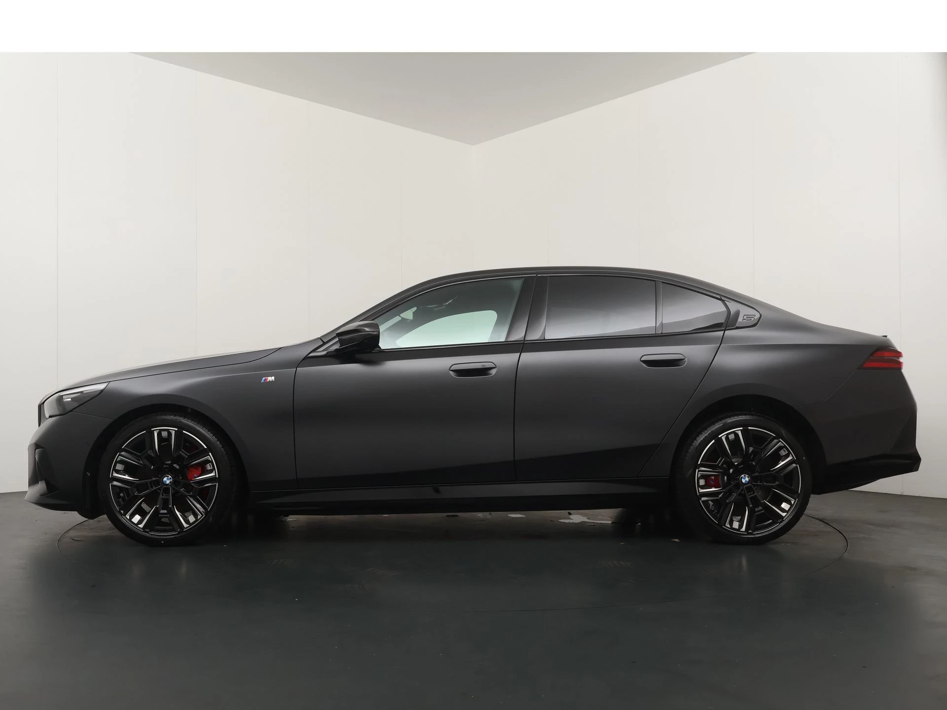 Hoofdafbeelding BMW i5