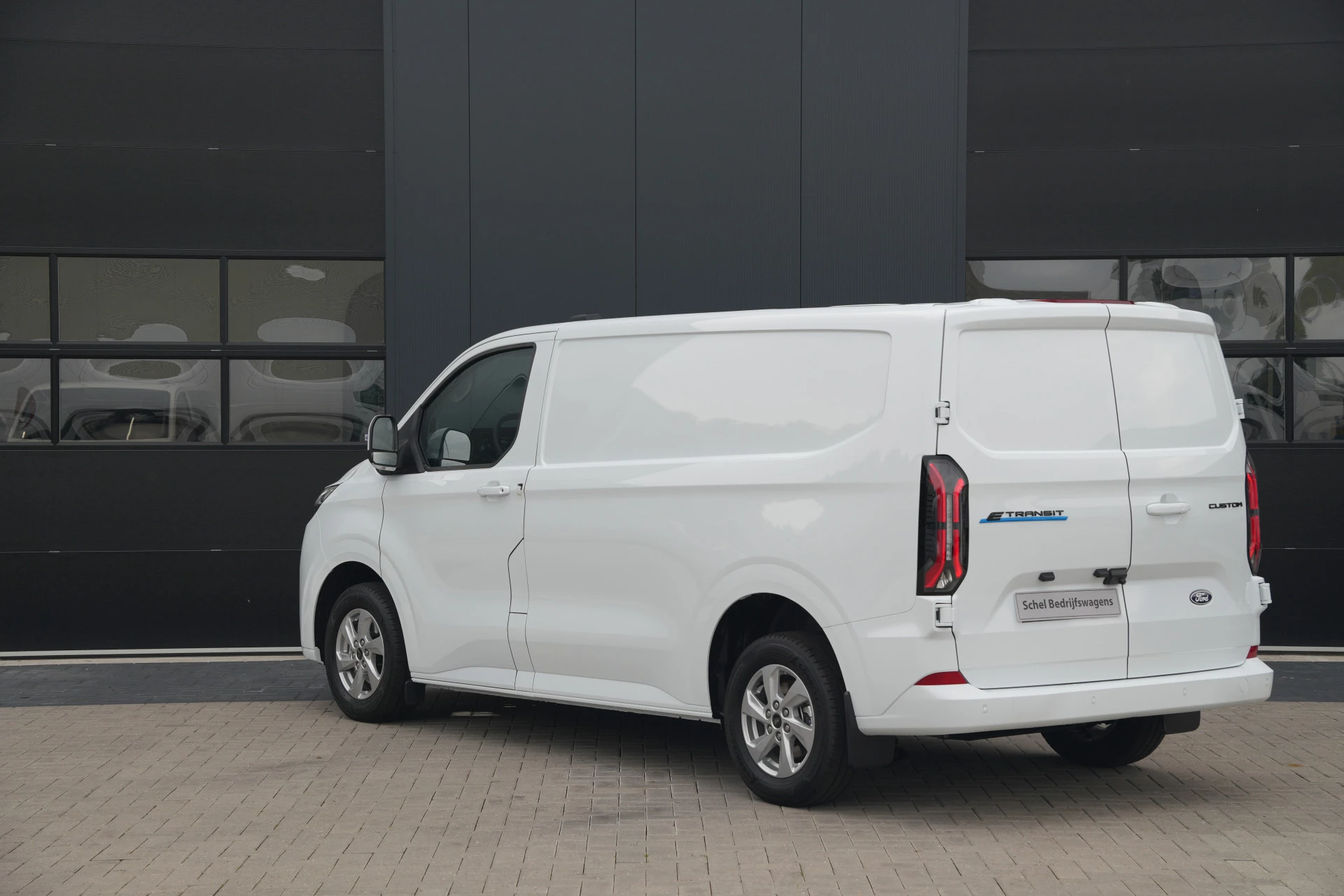 Hoofdafbeelding Ford E-Transit Custom