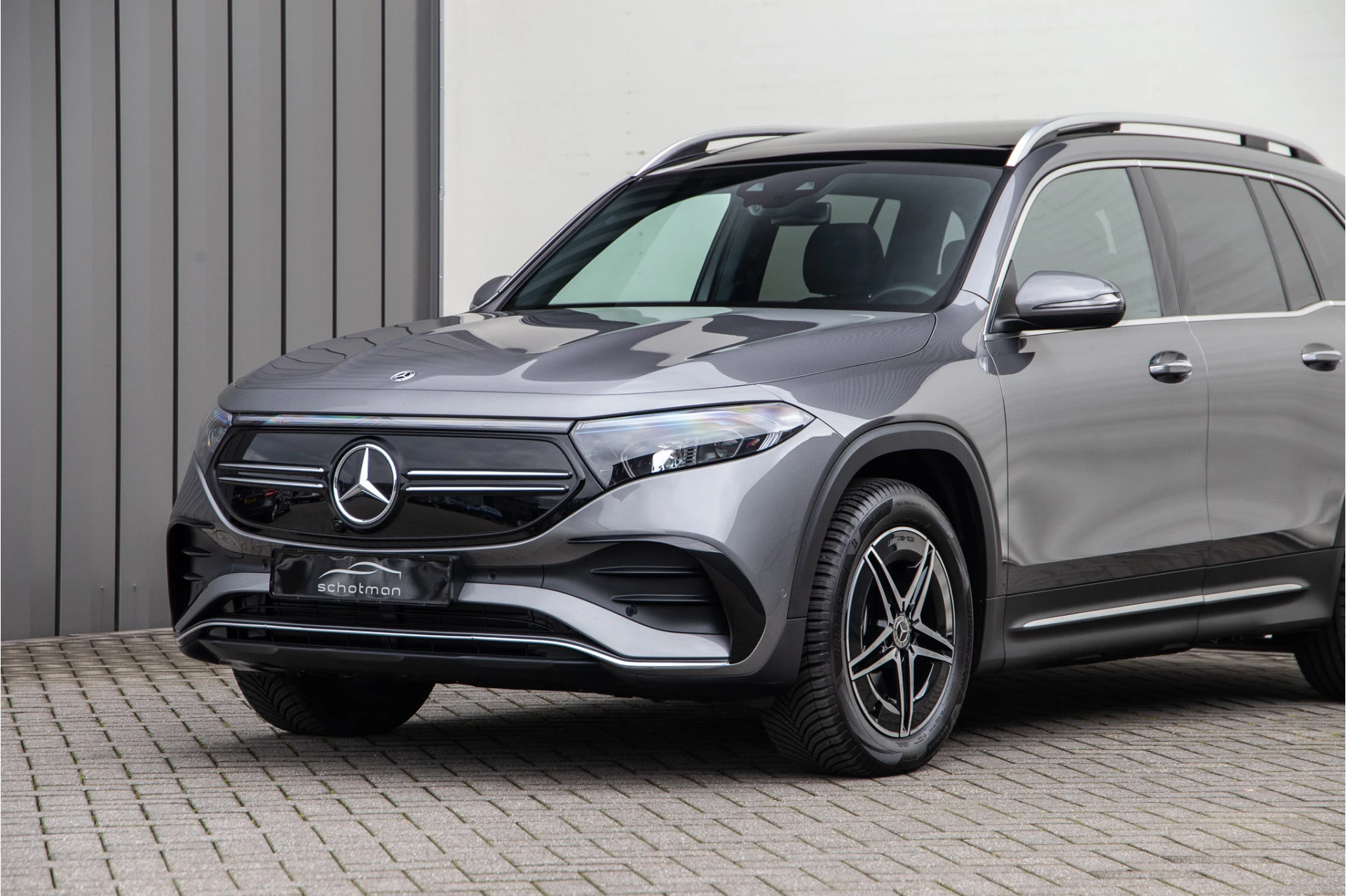 Hoofdafbeelding Mercedes-Benz EQB